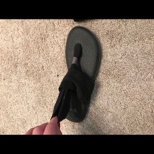 Yoga sling Sanuk sandals